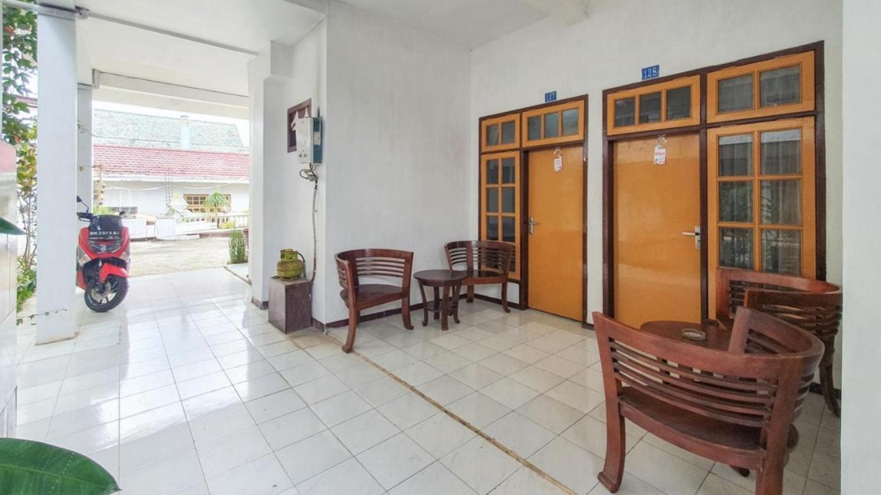 巴图 Reddoorz At Pujon Malang酒店 外观 照片
