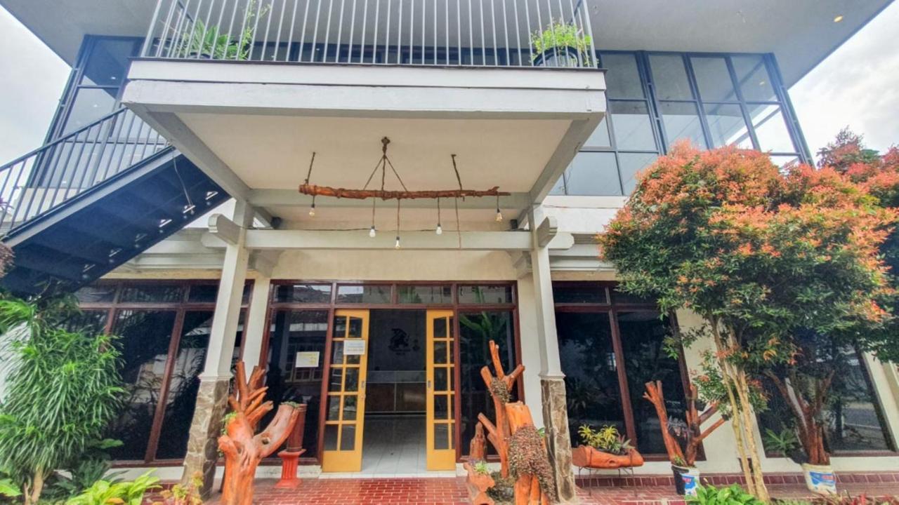 巴图 Reddoorz At Pujon Malang酒店 外观 照片