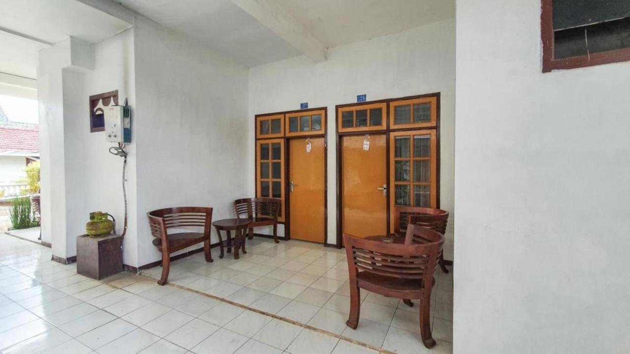 巴图 Reddoorz At Pujon Malang酒店 外观 照片