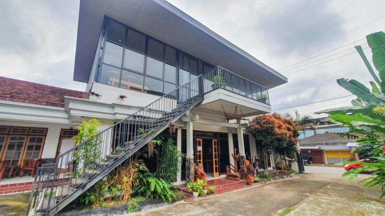 巴图 Reddoorz At Pujon Malang酒店 外观 照片